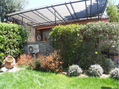 Veranda del soggiorno e giardino